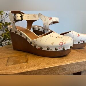 NWOT Lucky Brand Wedge Shoe Floral